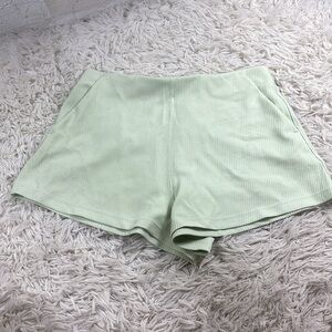 Lululemon Ribbed Softstreme High-Rise Short 2" Kohlrabi Green